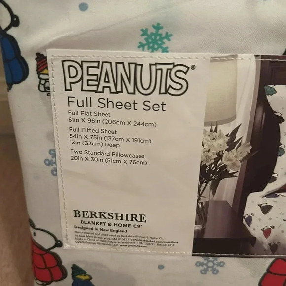 Berkshire Blanket & Home CO Peanuts Snoopy In Puffer Jacket Full Sheet Set NWT - Picture 4 of 4